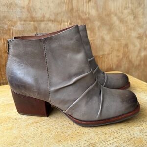 Kork-Ease Kissel Gray Slouch Square Toe Ankle Bootie Back Zip Leather Heel